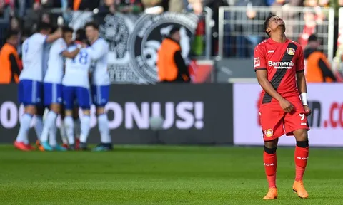 Mất người, Leverkusen ngậm ngùi nhìn Schalke 'đá' khỏi top 4