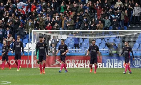 Mặt trái của sơ đồ 3 hậu vệ tại Barca