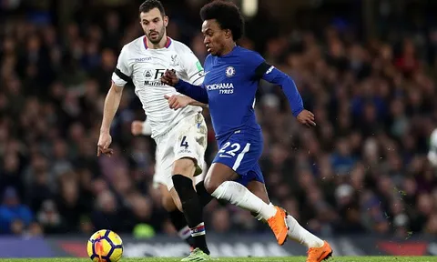 May mắn đồng hành, Chelsea thu hẹp khoảng cách với Liverpool