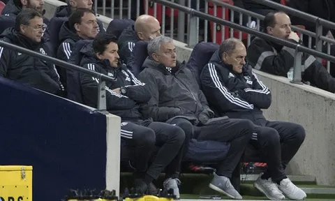 Mourinho đánh mất sự tự tin, đáng lo đấy MU