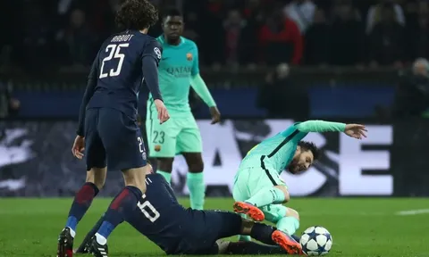 Xem Messi đưa Barca vượt khó