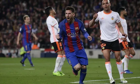 Messi lập cú đúp, Bầy dơi tan tác trước Barca