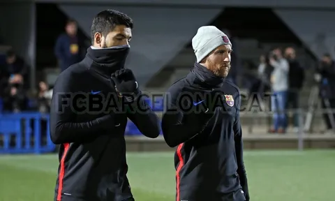 Messi, Suarez mặt mày đờ đẫn, tê tái vì cái lạnh