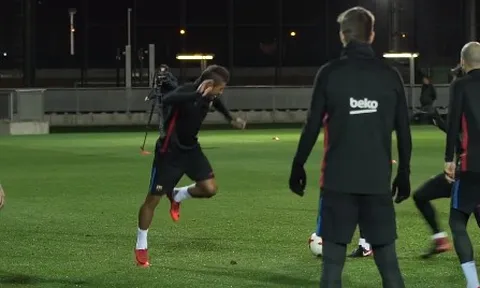 Messi, Suárez và Mascherano mang lại sức sống cho buổi tập của Barcelona