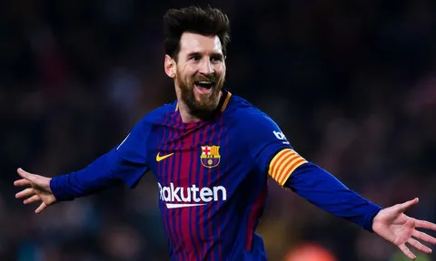 Messi sút ít hơn Ronaldo 266 lần để có 100 bàn