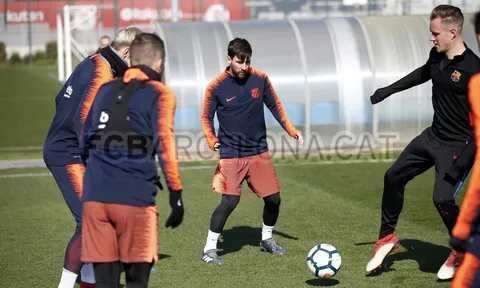 Messi và đồng đội tiếp tục hành trình tìm kiếm cú ăn ba
