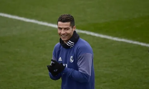 Messi và Ronaldo thể hiện ra sao trên sân tập?