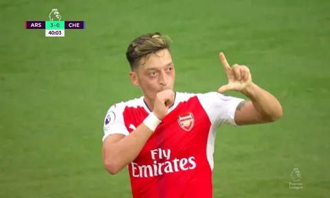 Mesut Oezil chơi tuyệt hay trước Chelsea