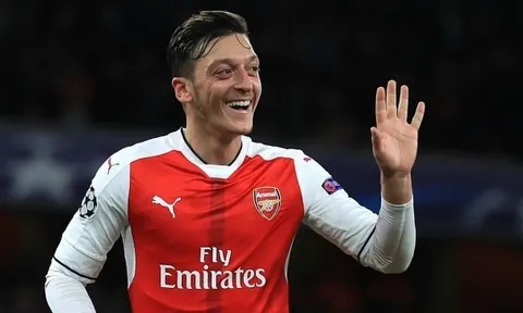Mesut Oezil lên tiếng hé lộ tương lai