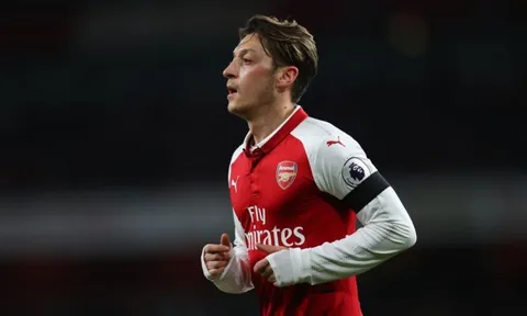 Mesut Ozil chơi ấn tượng trận gặp Chelsea