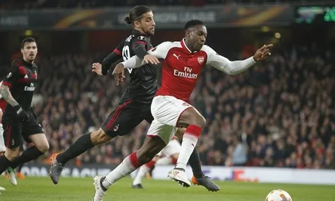 Milan thua đau vì Welbeck ngã đẹp