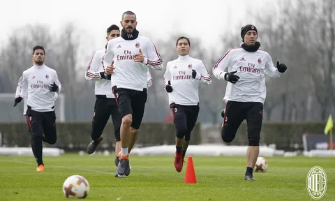 Milan tích cực 'làm nóng', chờ đẩy Arsenal xuống vực sâu