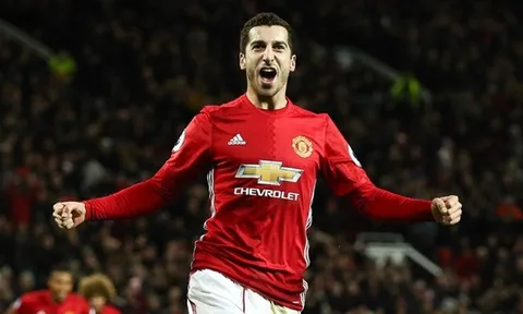 Mkhitaryan vượt nghịch cảnh, Martial nhìn mà học tập!