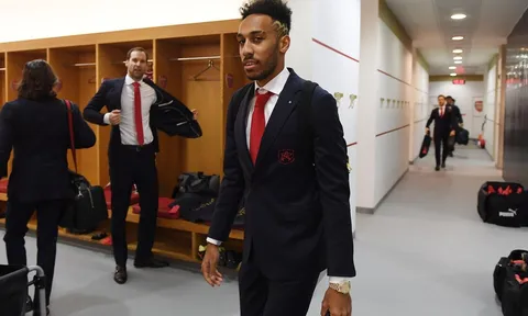 Mkhitaryan-Aubameyang xung trận, Walcott gặp đồng đội cũ