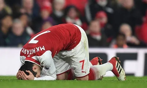Mkhitaryan chơi tệ hại, fan MU cười nhạo Arsenal