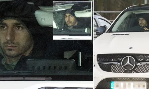 Henrikh Mkhitaryan rầu rĩ đến sân tập