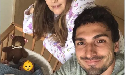 Mats Hummels bỏ thi đấu vì bận... làm bố