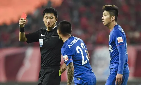 Trọng tài chung kết U23 Việt Nam vs U23 Uzbekistan: Vua thẻ phạt
