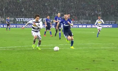 Monchengladbach vs. FC Schalke 04 (vòng 23 Bundesliga)