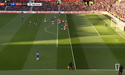 Fan Chelsea đòi áp dụng VAR sau bàn thắng bị tước của Morata