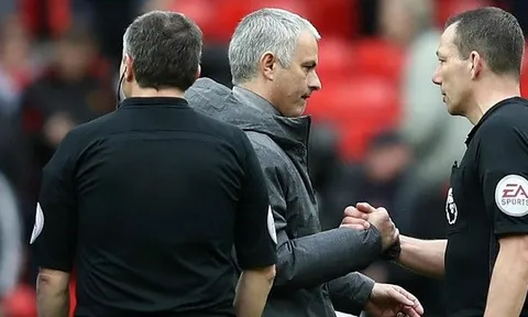 Mourinho chán chường sau trận hòa Bournemouth