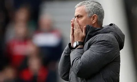 Mourinho chỉ đạo M.U 'không xài hàng nội'