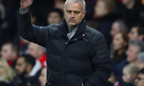 Chơi quá an toàn, cầu thủ Man Utd bị Mourinho "nắn gân"