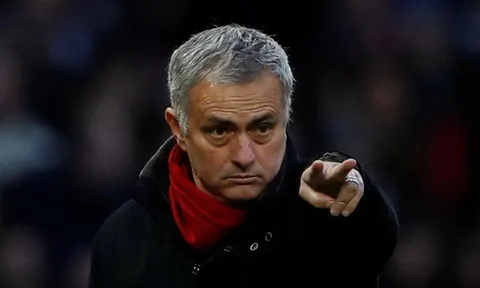 Khẩu chiến Mourinho - Conte cũng là "đặc sản"