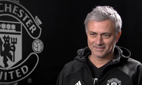 Mourinho giải thích lí do Man United hay ghi bàn thắng muộn