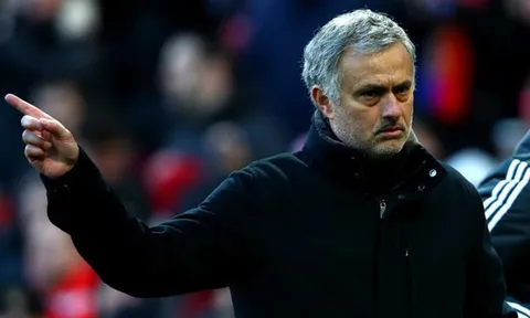 Mourinho thừa nhận cuộc chiến top 4 rất khó khăn