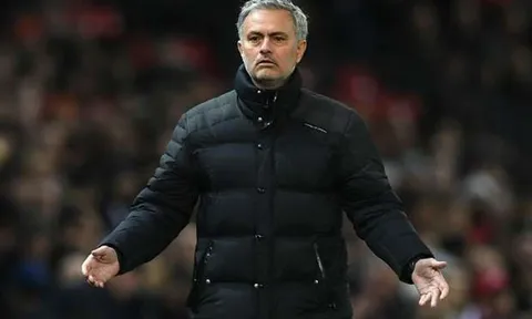 Mourinho và Klopp 'hâm nóng' derby nước Anh