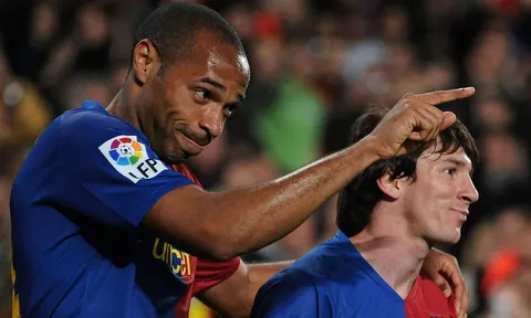 Muốn thoát khỏi cái bóng của Messi, Neymar cần thay đổi
