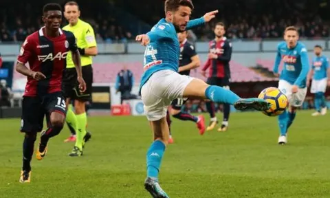 Napoli vẫn giữ vững ngôi đầu, dù bị dẫn bàn ngay phút đầu