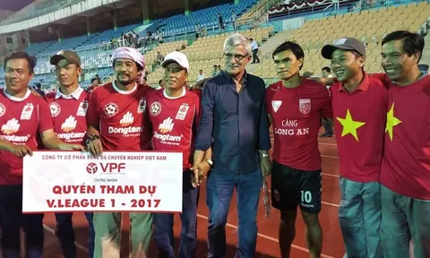 Né vụ “trò hề”, HLV Calisto chưa tính trở lại Việt Nam