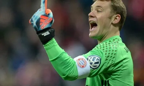 Neuer chấn thương, Bayern Munich lo lắng