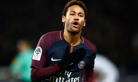 Neymar chỉ hám tiền