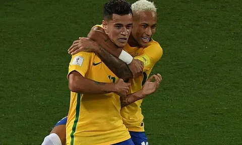 Neymar chúc mừng Coutinho, cuộc đua La Liga có thể khép lại