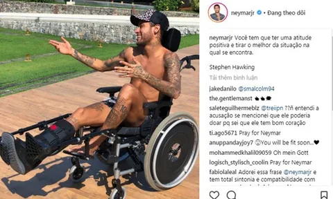 Neymar bị chỉ trích vì bắt chước thiên tài vật lý Stephen Hawking