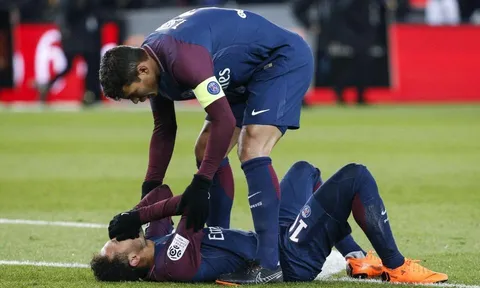 Neymar quyết định phẫu thuật để cứu World Cup