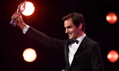Ngày bóng đá 'ngả rạp' dưới chân Federer