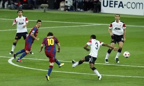 Ngày Lionel Messi hủy diệt Man United