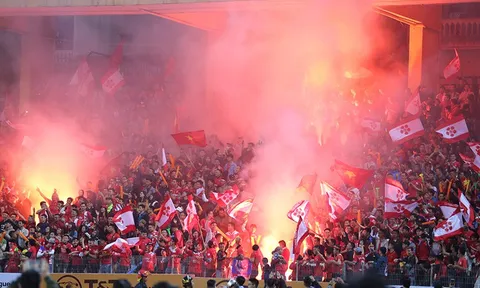 Nghịch lý V-League: Khán giả đông kỷ lục, thon thót lo hooligan