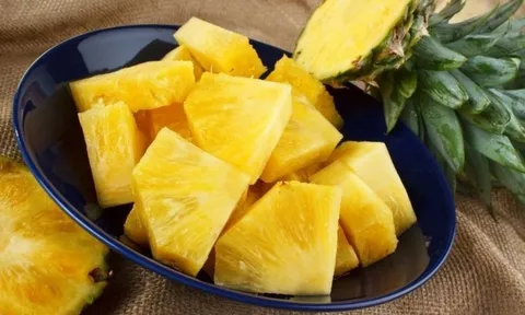 Người mắc 1 trong 5 bệnh này tuyệt đối không nên ăn dứa