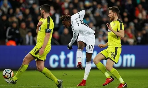 Ngụp lặn ở Premier League, nhưng Swansea vừa tạo ra kỉ lục thế kỉ
