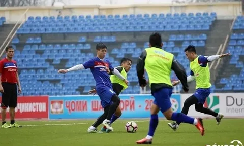 Nhà báo Anh chỉ cách giúp Việt Nam hạ Afghanistan