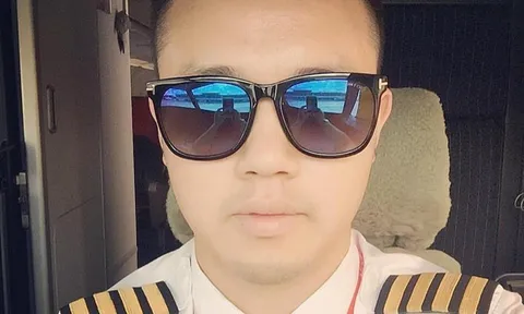 Nhan sắc không kém 'soái ca' của cơ trưởng đón U23 về nước
