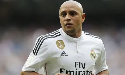 Những cú nã rocket kinh hoàng của Roberto Carlos