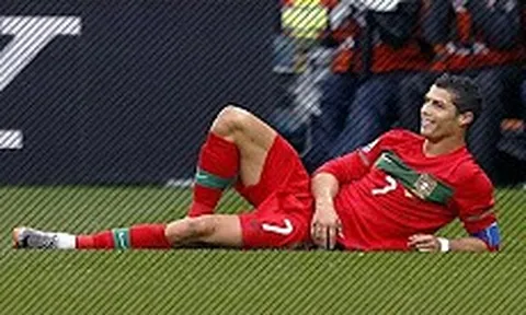 Những hành động câu giờ siêu hài của các ngôi sao trên sân