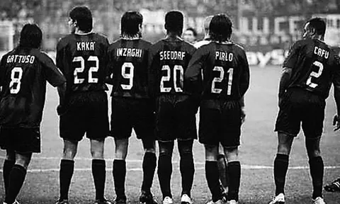 Những huyền thoại bóng đá từng khoác áo AC Milan