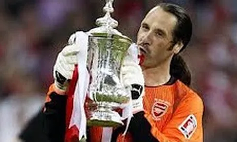 Những pha cứu thua trứ danh của tượng đài David Seaman